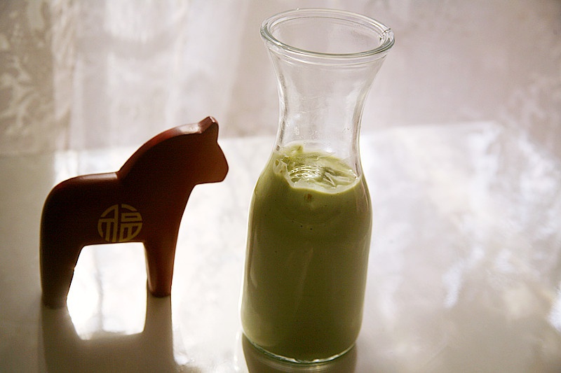 牛油果香蕉薄荷奶昔