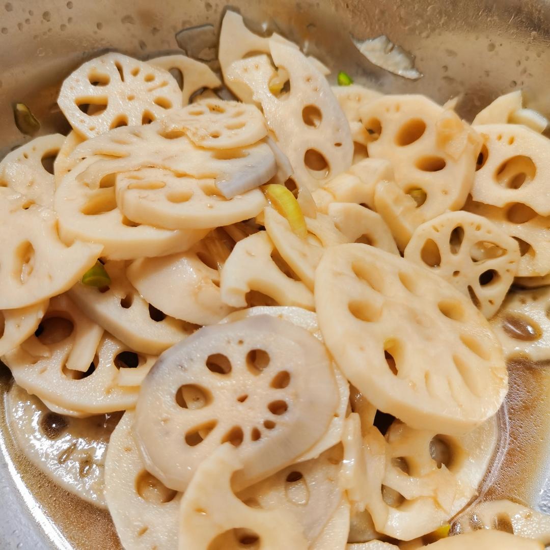 又白又脆的凉拌莲菜