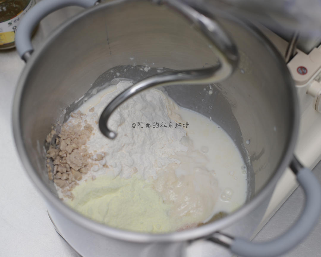 纯奶手撕吐司的做法 步骤1