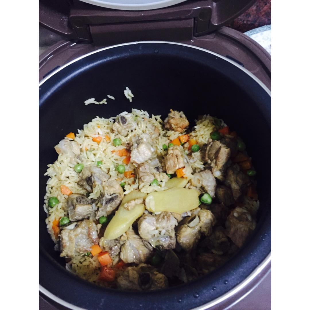 喷香排骨焖饭（爆好吃）