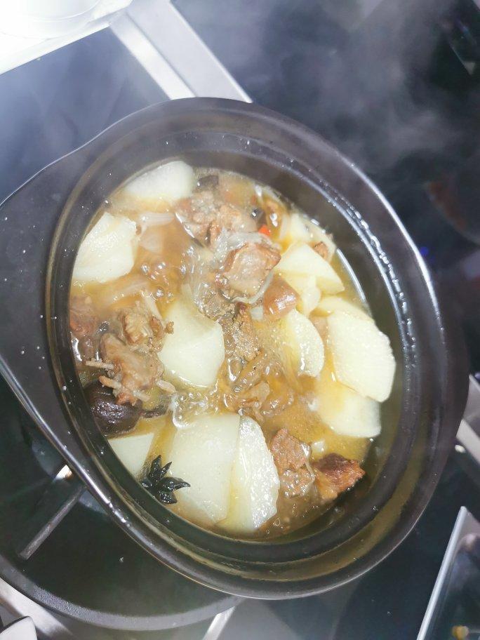羊肉炖白萝卜