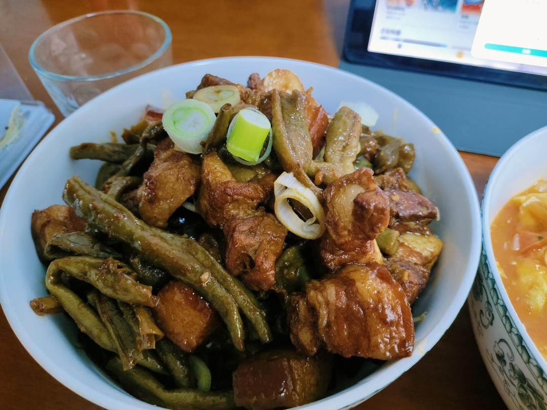 豆角干焖五花肉