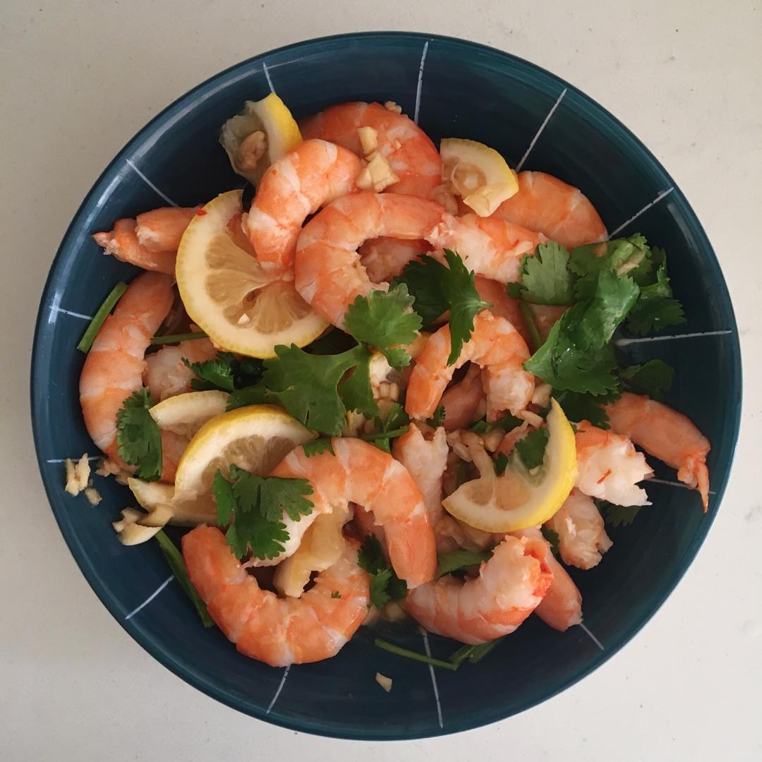 泰式柠檬虾----酸酸甜甜就是我！