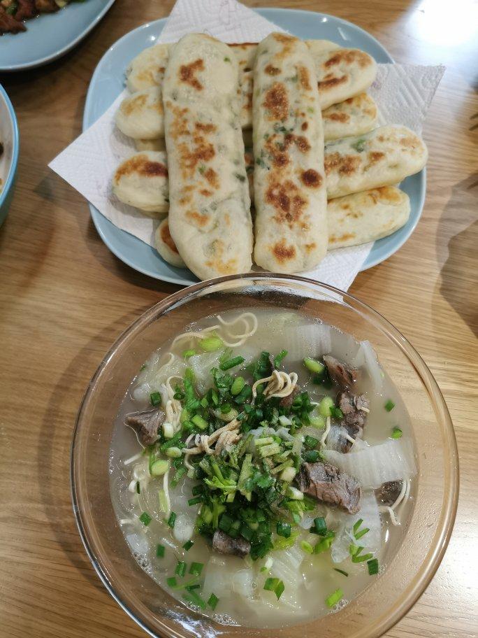 羊肉汤（汤鲜味美不膻气）