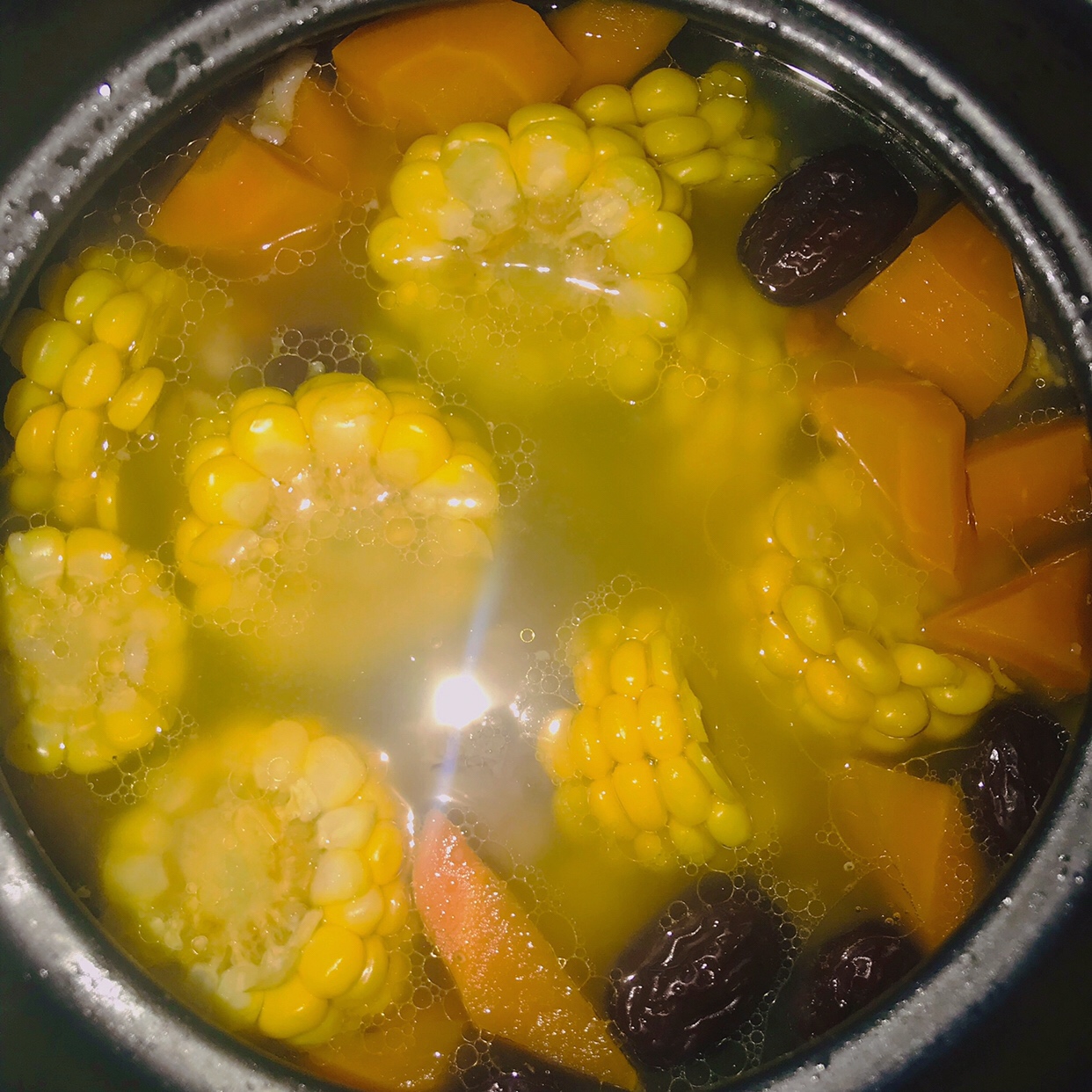 玉米排骨汤🌽的做法