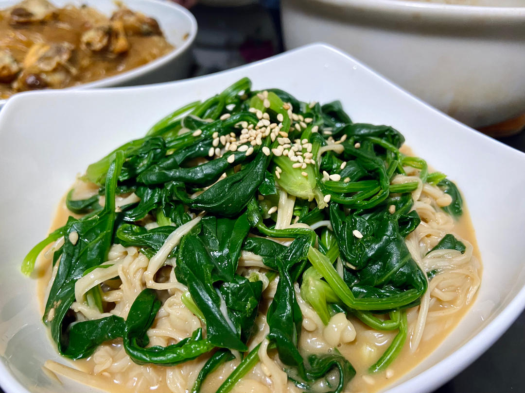 凉拌菠菜金针菇
