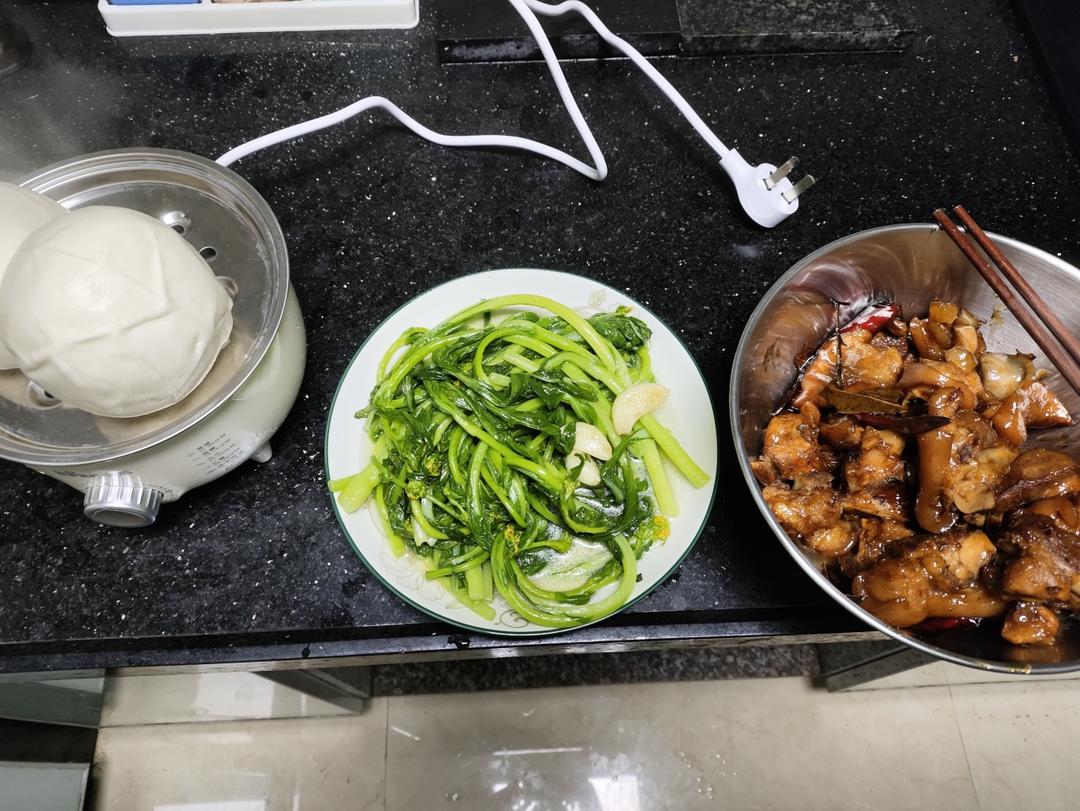 美味的家常菜：红烧猪蹄