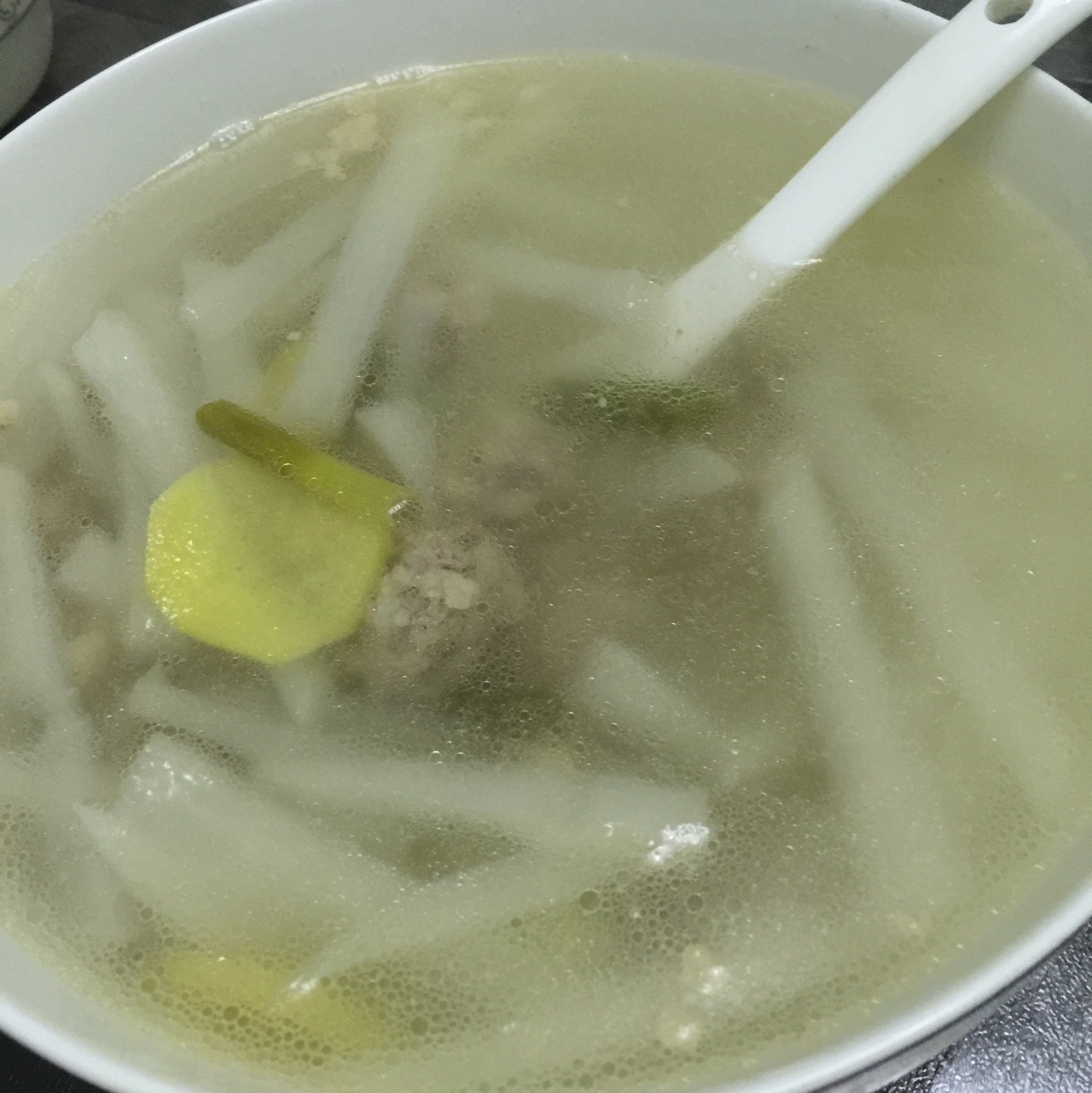 牛肉丸子萝卜汤