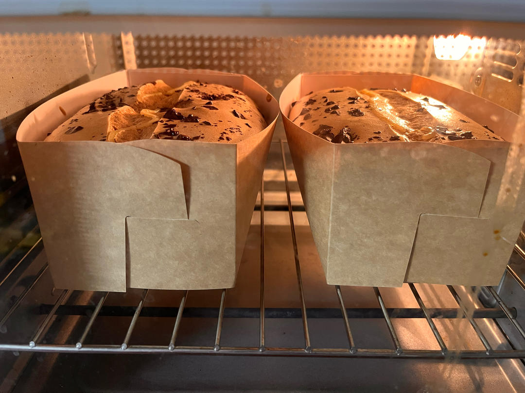 浓郁香咖啡金枕蛋糕