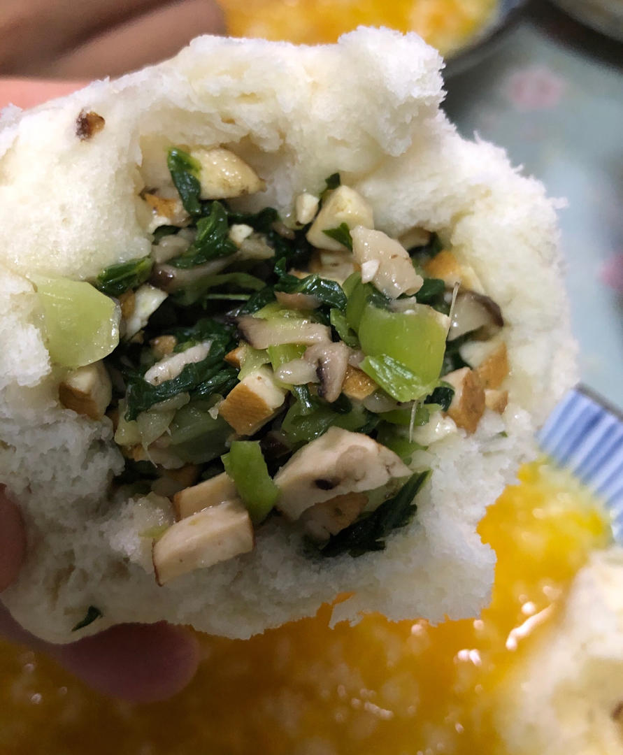 油菜香菇菜包