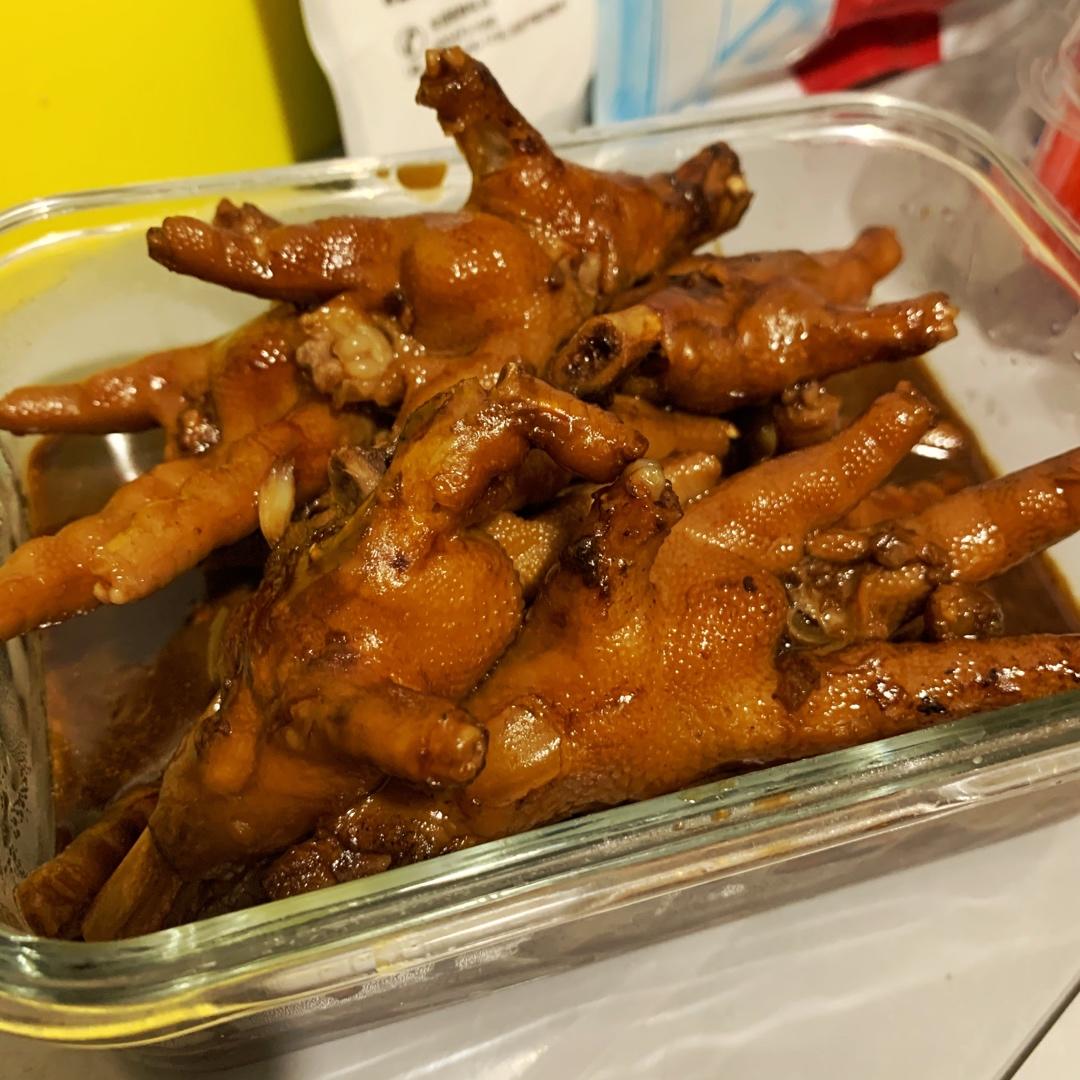 好吃到手指都吃掉的卤鸡爪