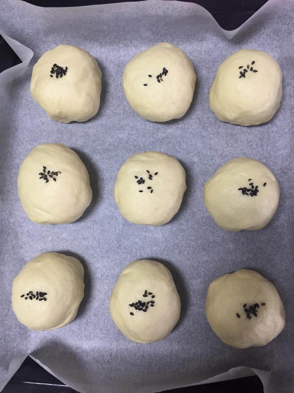 牛奶红豆沙餐包