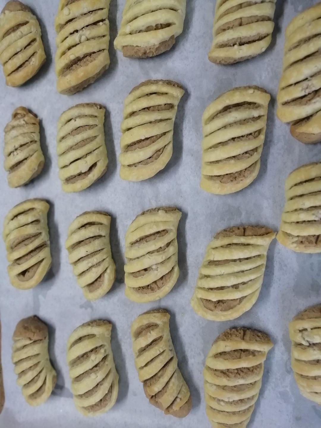 外酥内软花生酥