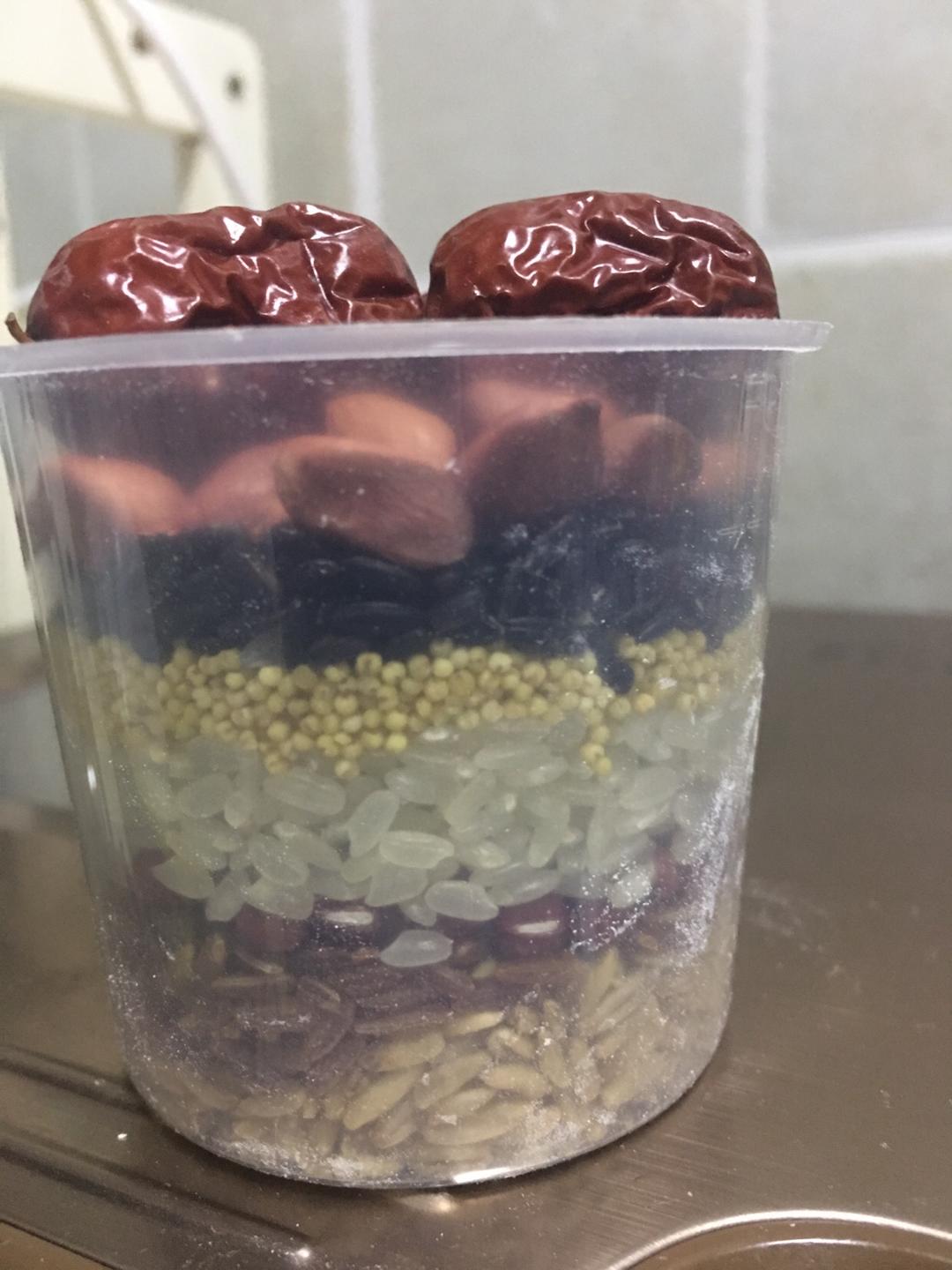 粗粮八宝粥，零等待的早餐的做法