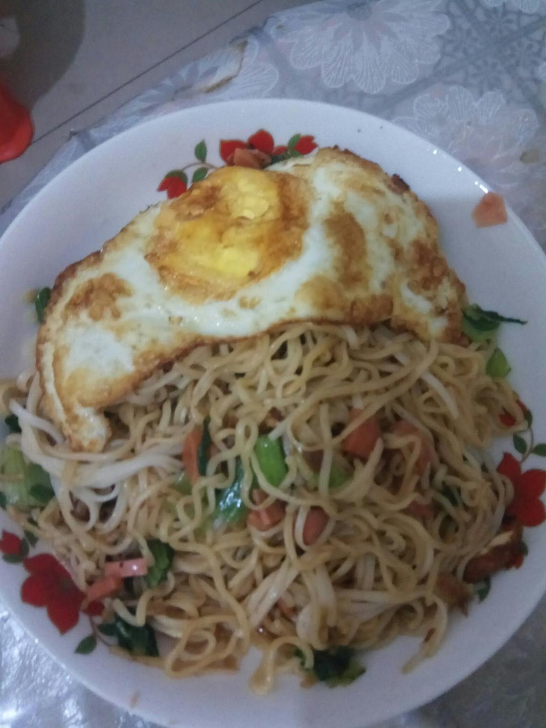 简单美味炒泡面