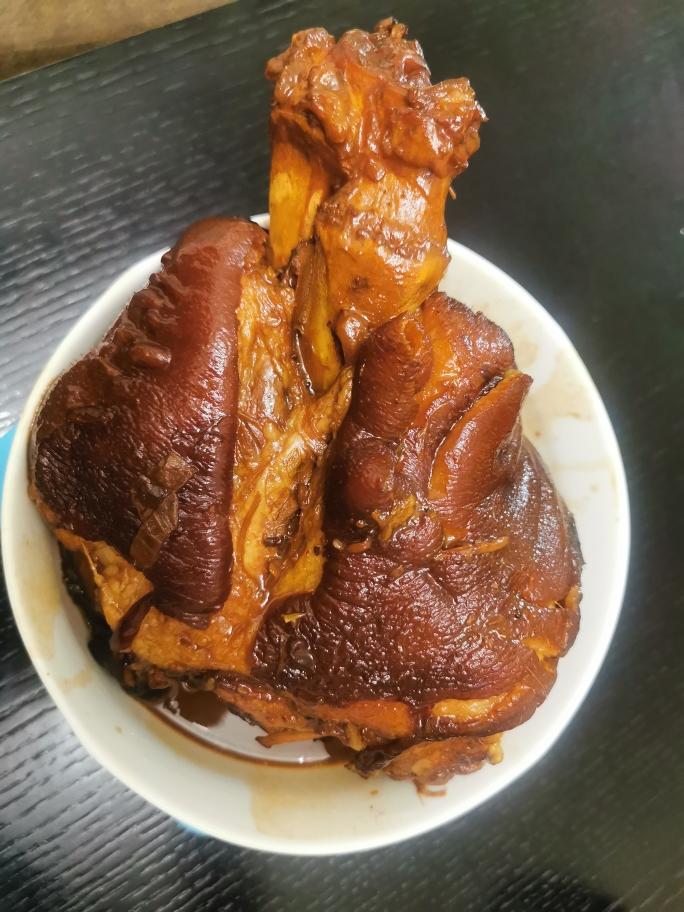 红烧带把猪肘
