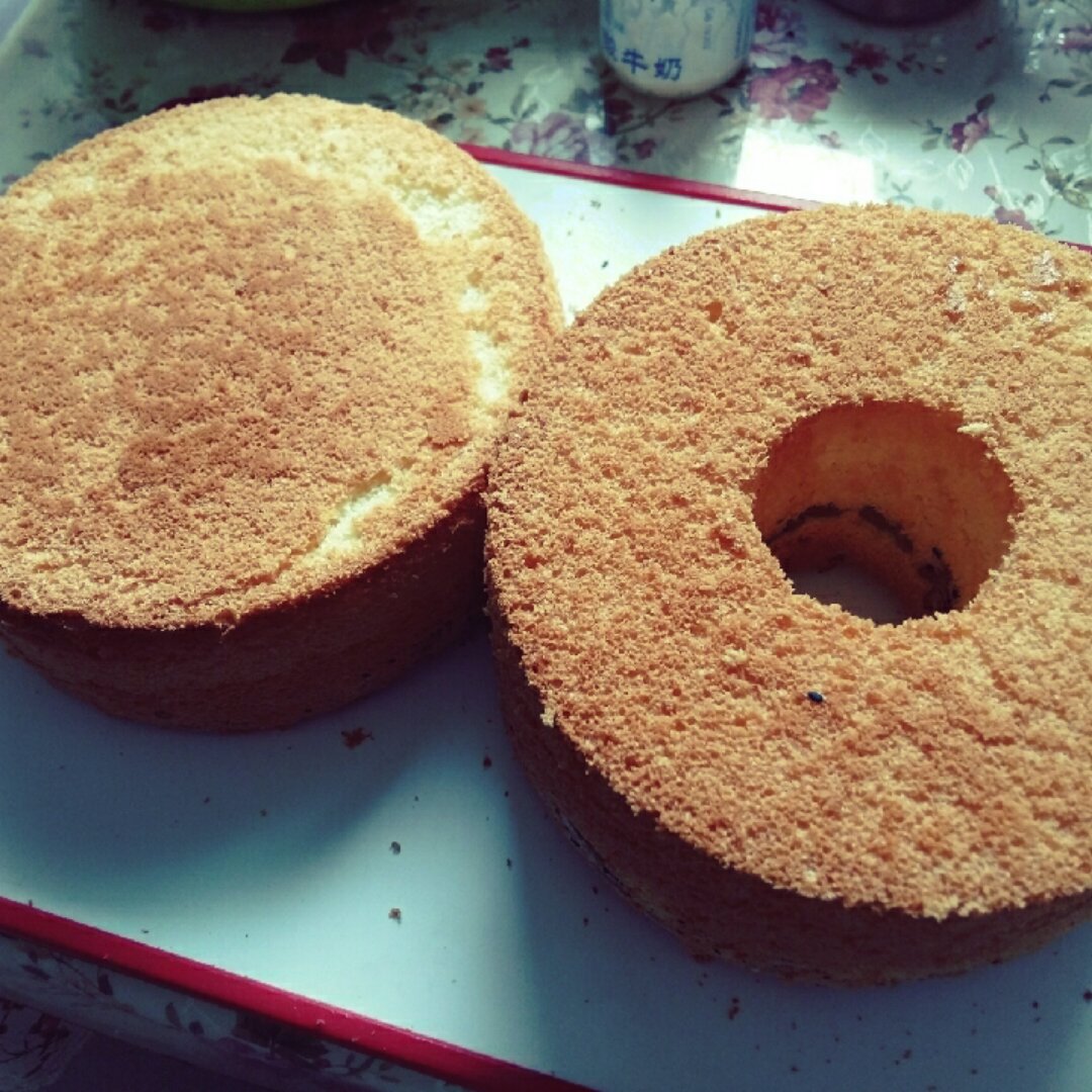 超简单完美戚风蛋糕（6寸2蛋）附打发、翻拌、脱模视频