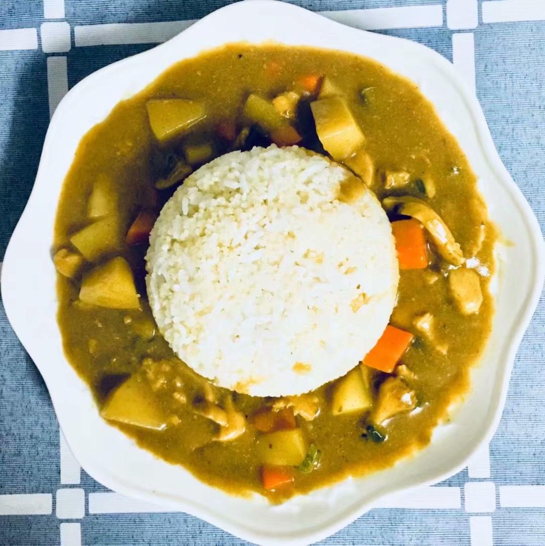简单好吃的咖喱鸡肉饭（土豆很糯，鸡肉很嫩，三十分钟左右完成）