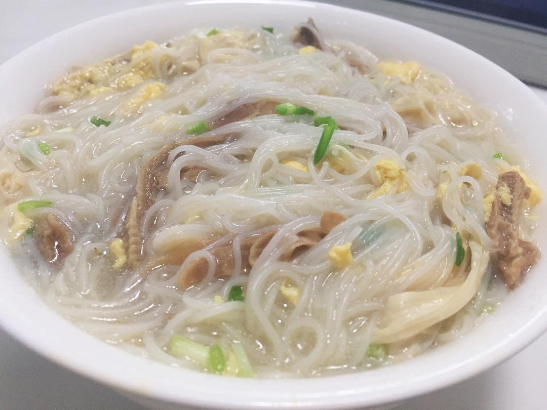 新昌鸡蛋豆腐皮榨面