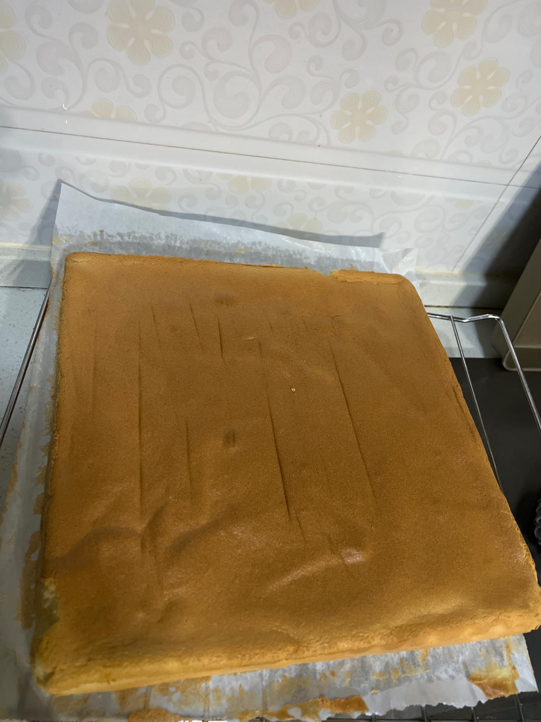 不会裂的原味戚风蛋糕卷～0基础～保姆级～不藏私系列(三)(附带网红抱抱卷做法)