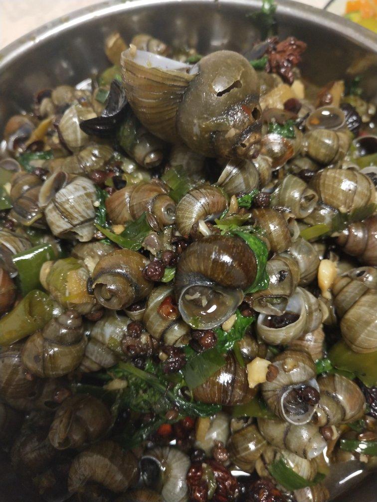 蘑菇奶昔做的炒田螺