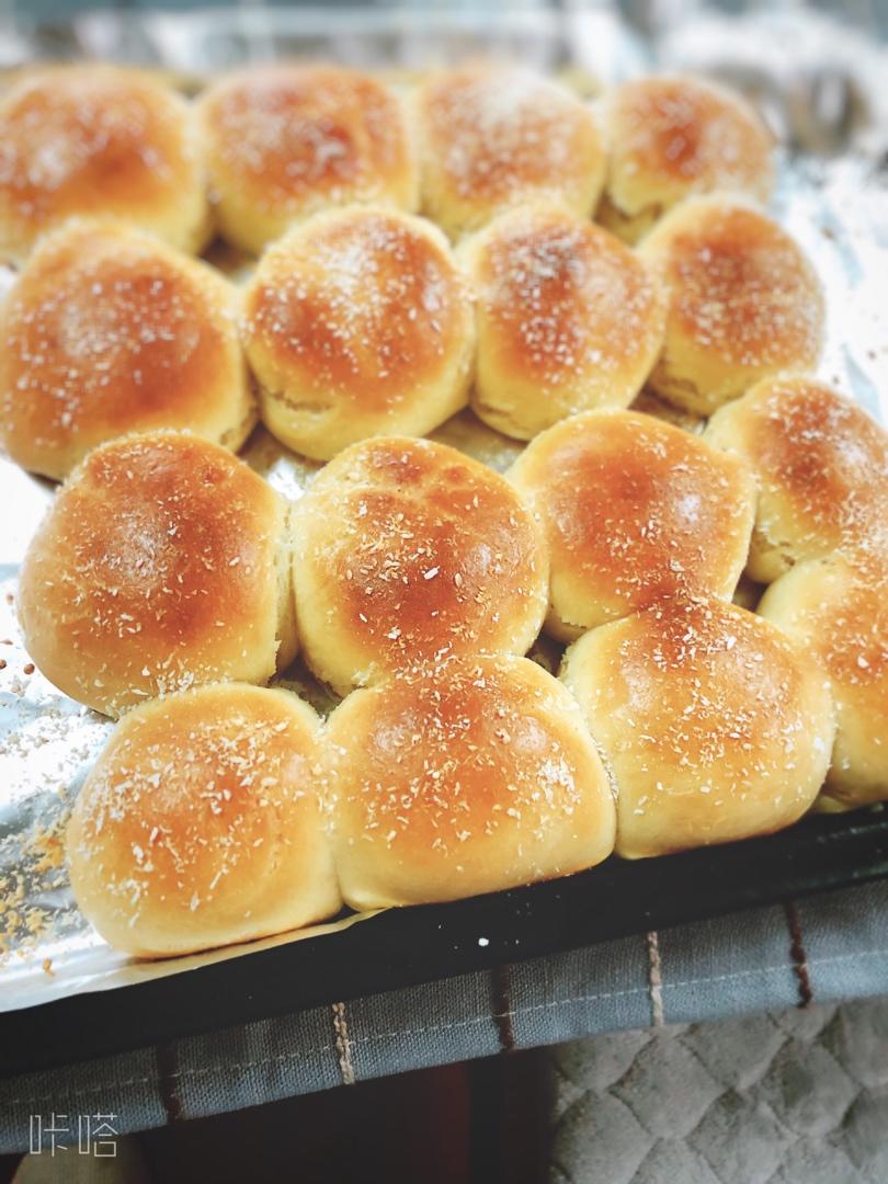 超级柔软的奶油奶酪椰蓉小餐包