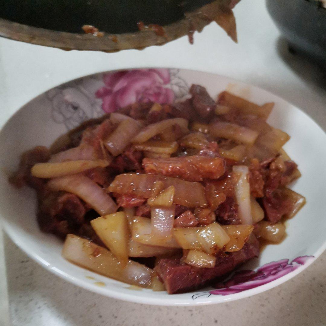 简单的洋葱炒牛肉