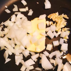日式奶香菠菜多利亚饭的做法 步骤2