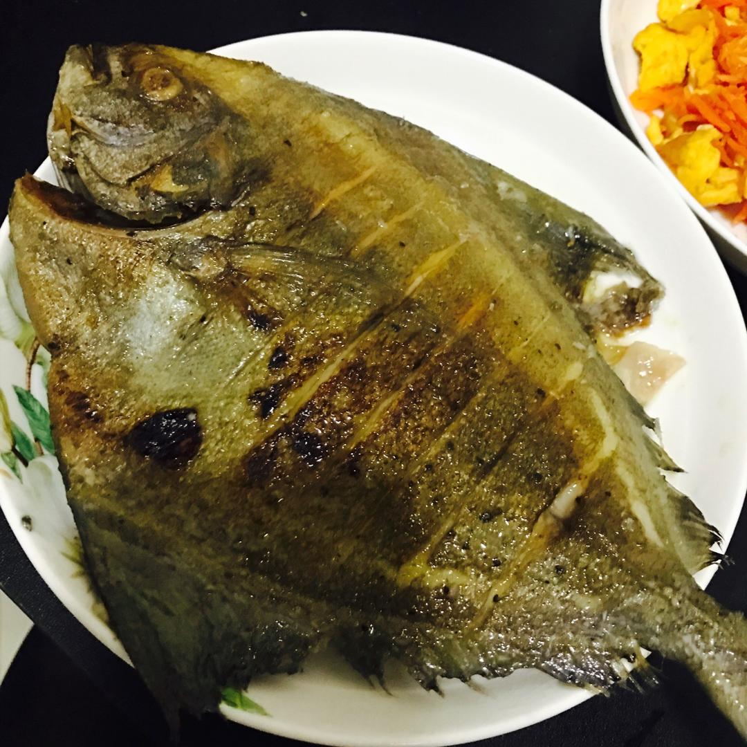 图解“煎鱼~入味又不破皮”的简单方法