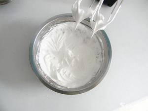 粉嫩嫩的蛋白糖霜的做法 步骤4