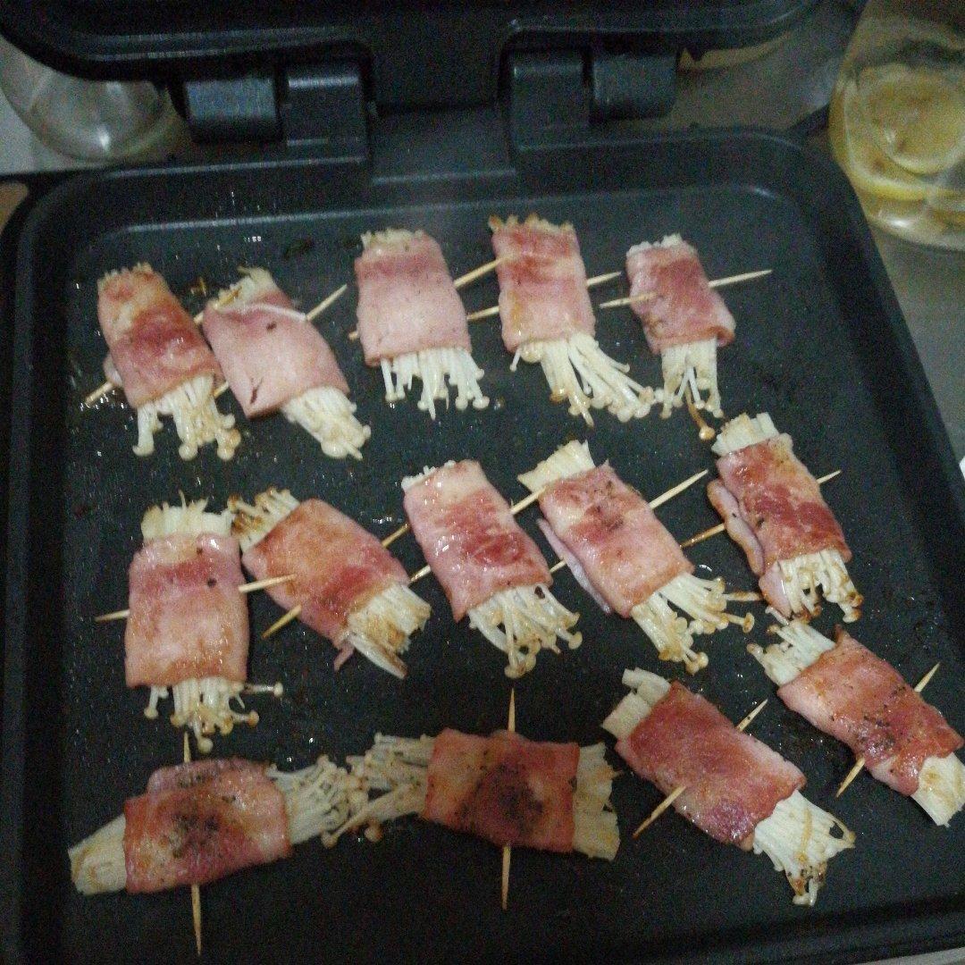 香煎培根金针菇卷