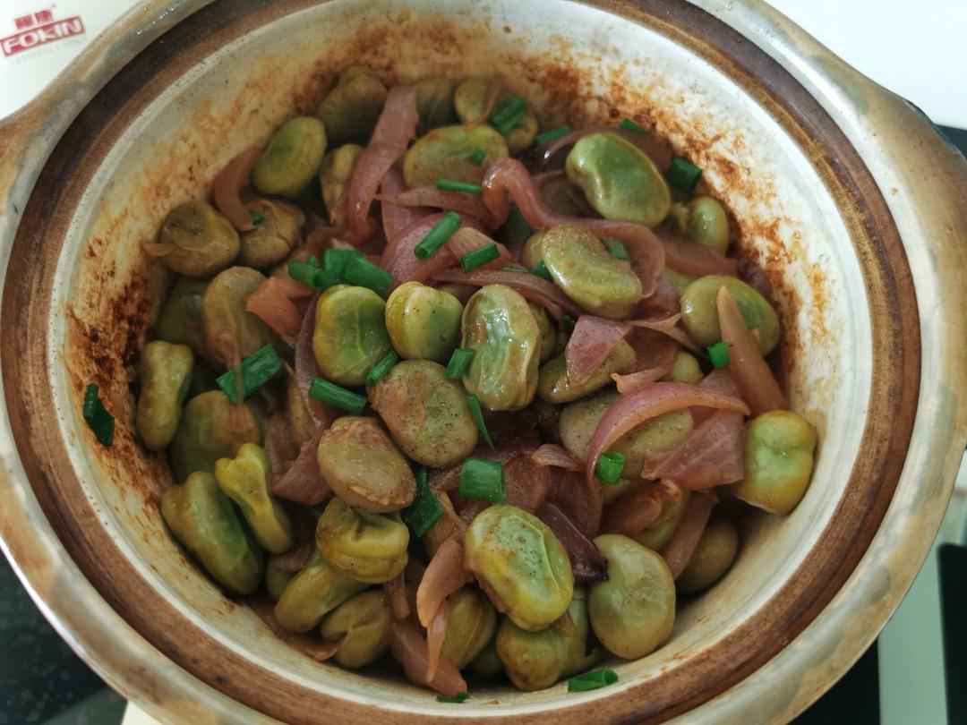 洋葱蚕豆煲