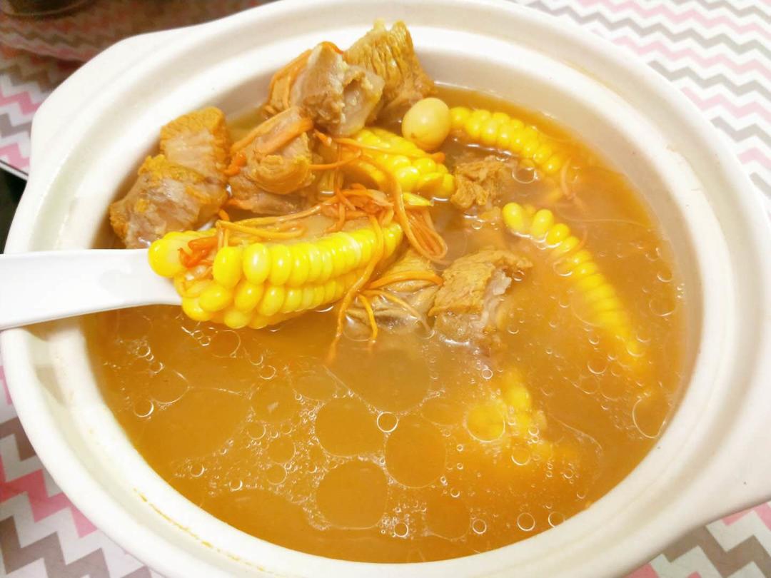 虫草花玉米排骨汤