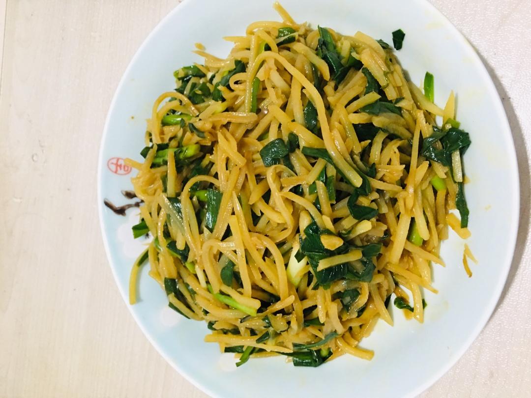 土豆丝炒韭菜