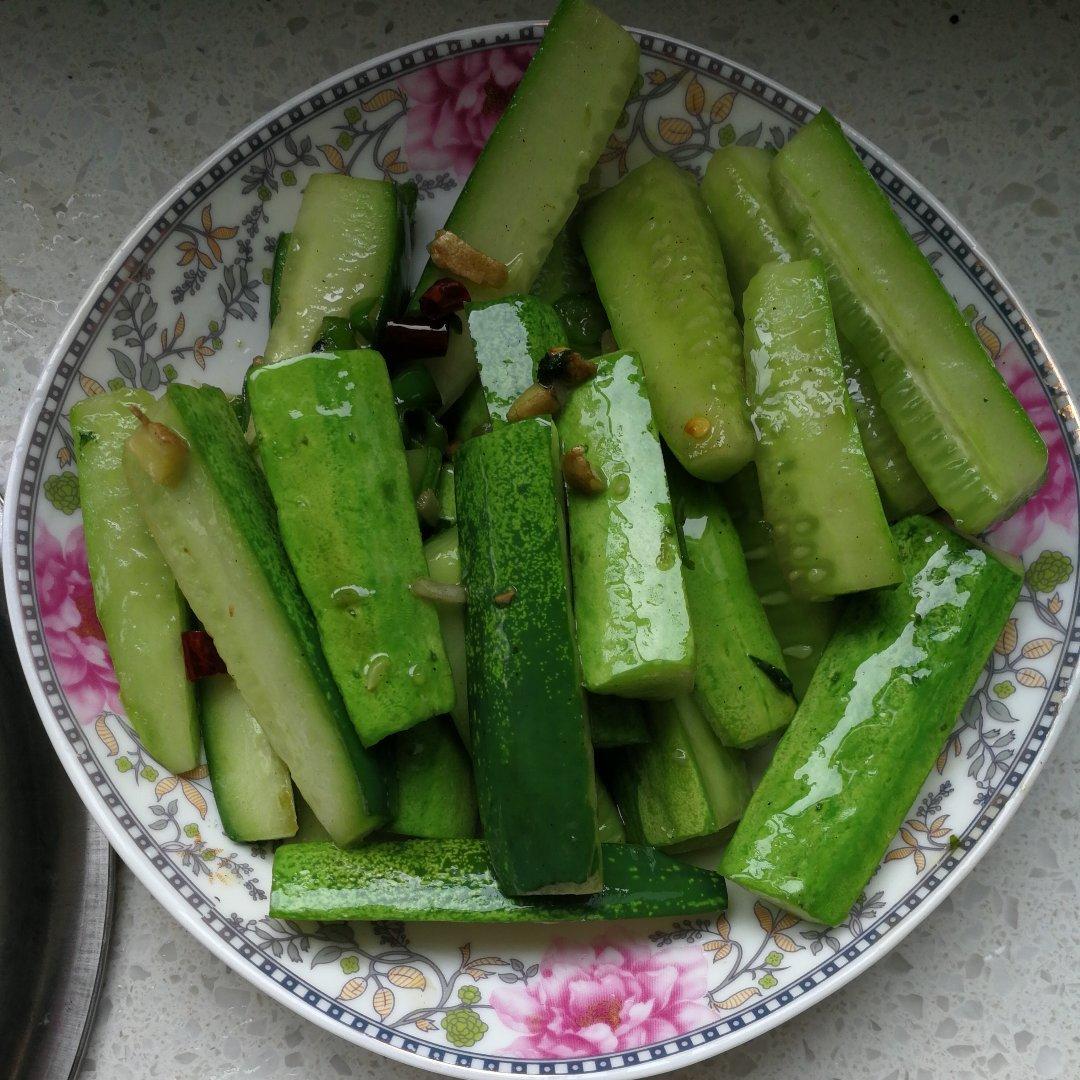 炝炒黄瓜条