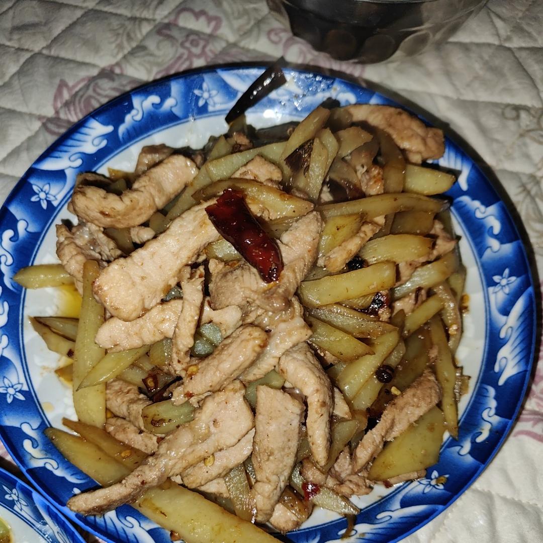 青椒土豆炒肉丝