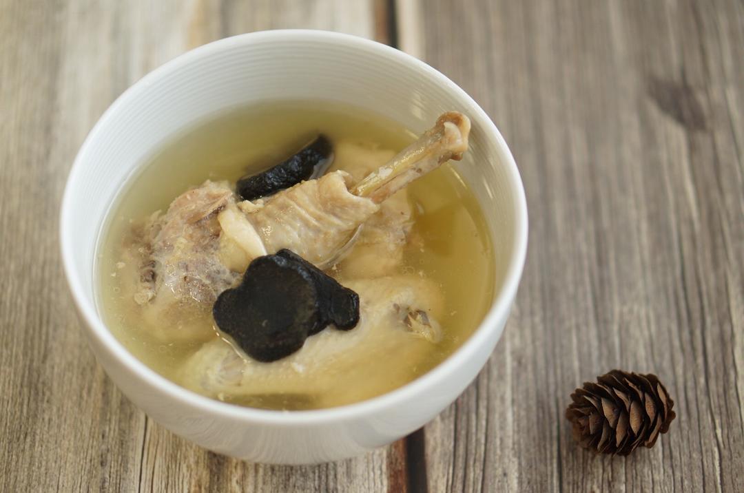 黑松露炖鸡汤