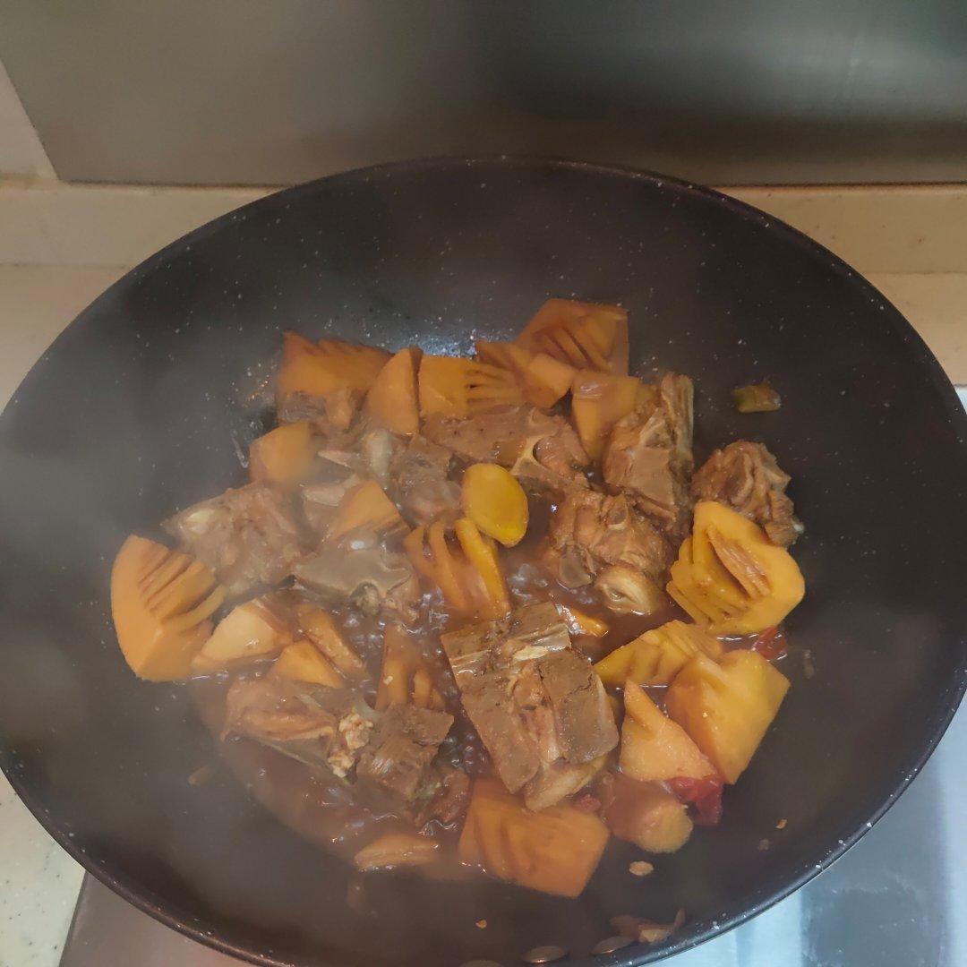 鲜笋焖排骨，春天的味道