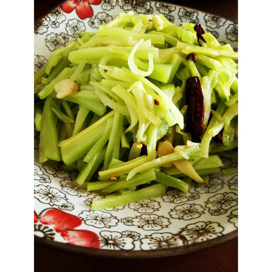 清炒莴笋丝