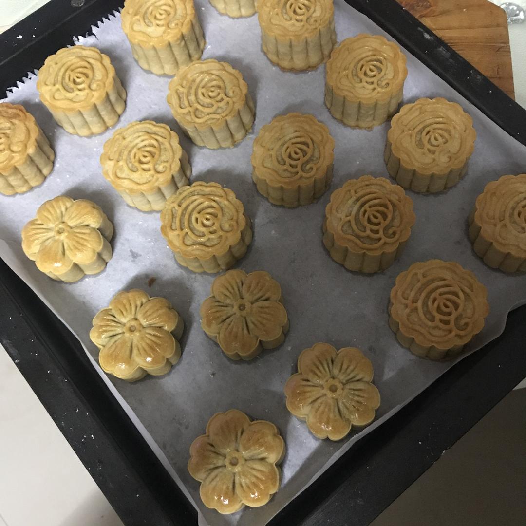 广式月饼通用饼皮（内附凤梨小菠萝🍍月饼的详细做法）