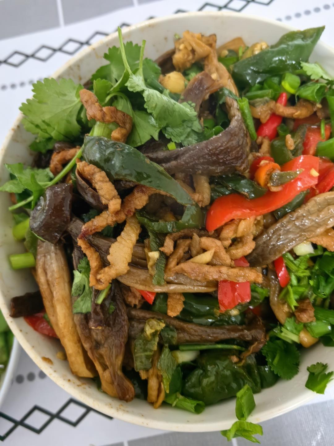 超好吃的快手菜爆炒鹿茸菇，搭配肉丝青椒超下饭