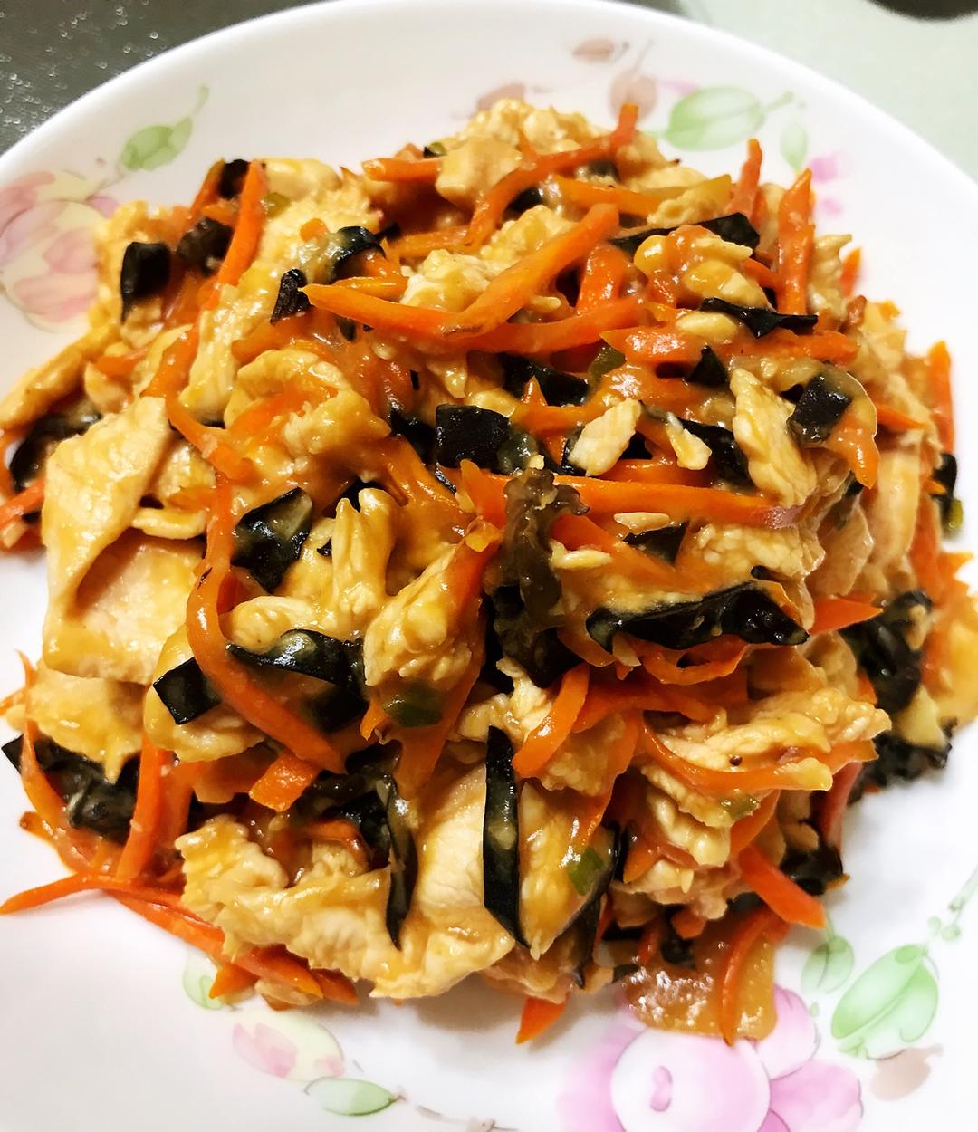 不辣的鱼香鸡丝（番茄酱版）