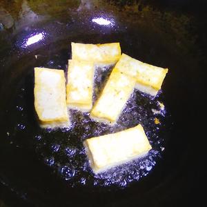 口口肉感的蒜蓉烧柴豆腐的做法 步骤2