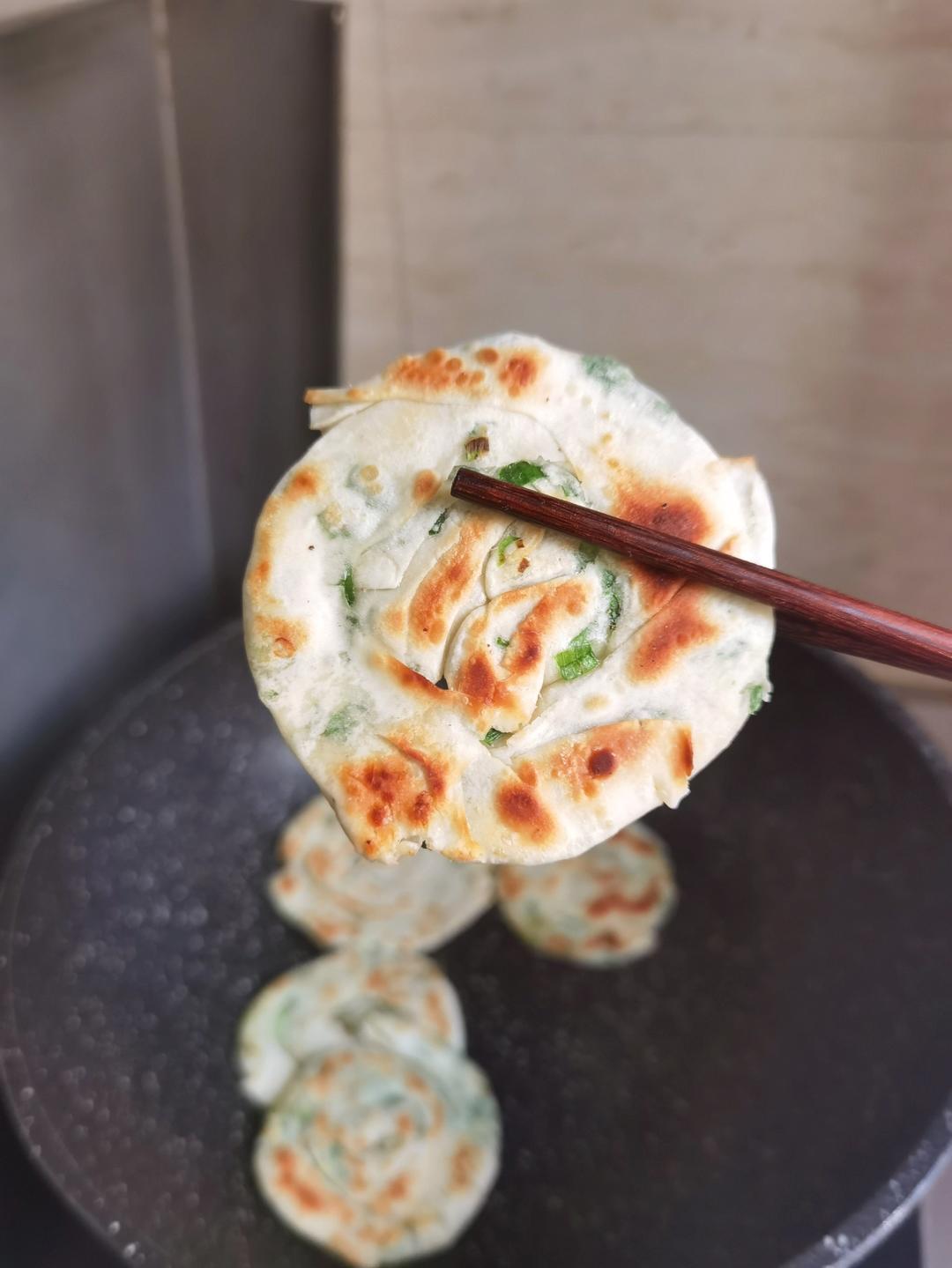 小馄饨皮葱油饼