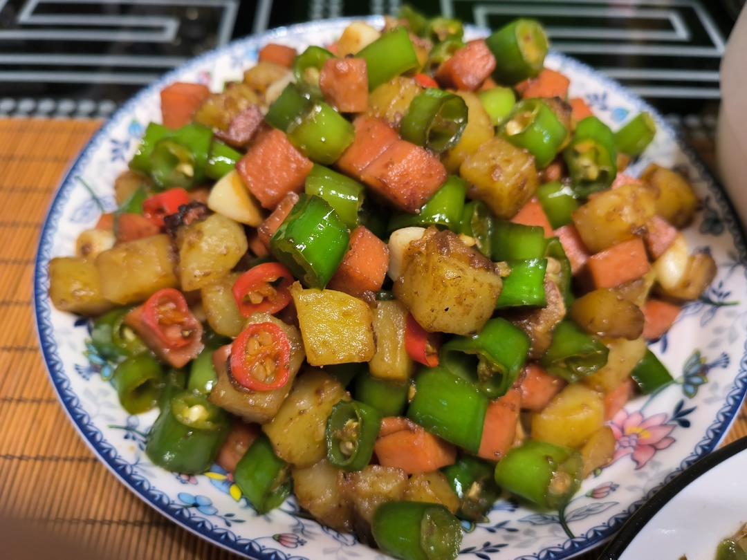 土豆炒火腿肠