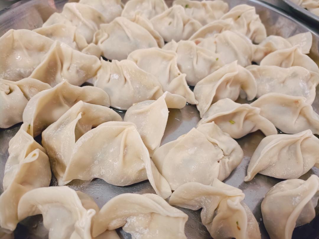 芹菜胡萝卜猪肉水饺