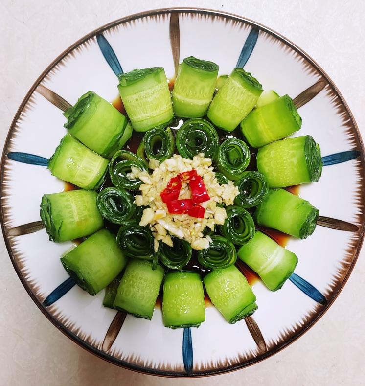 过年爽口小菜响油黄瓜卷