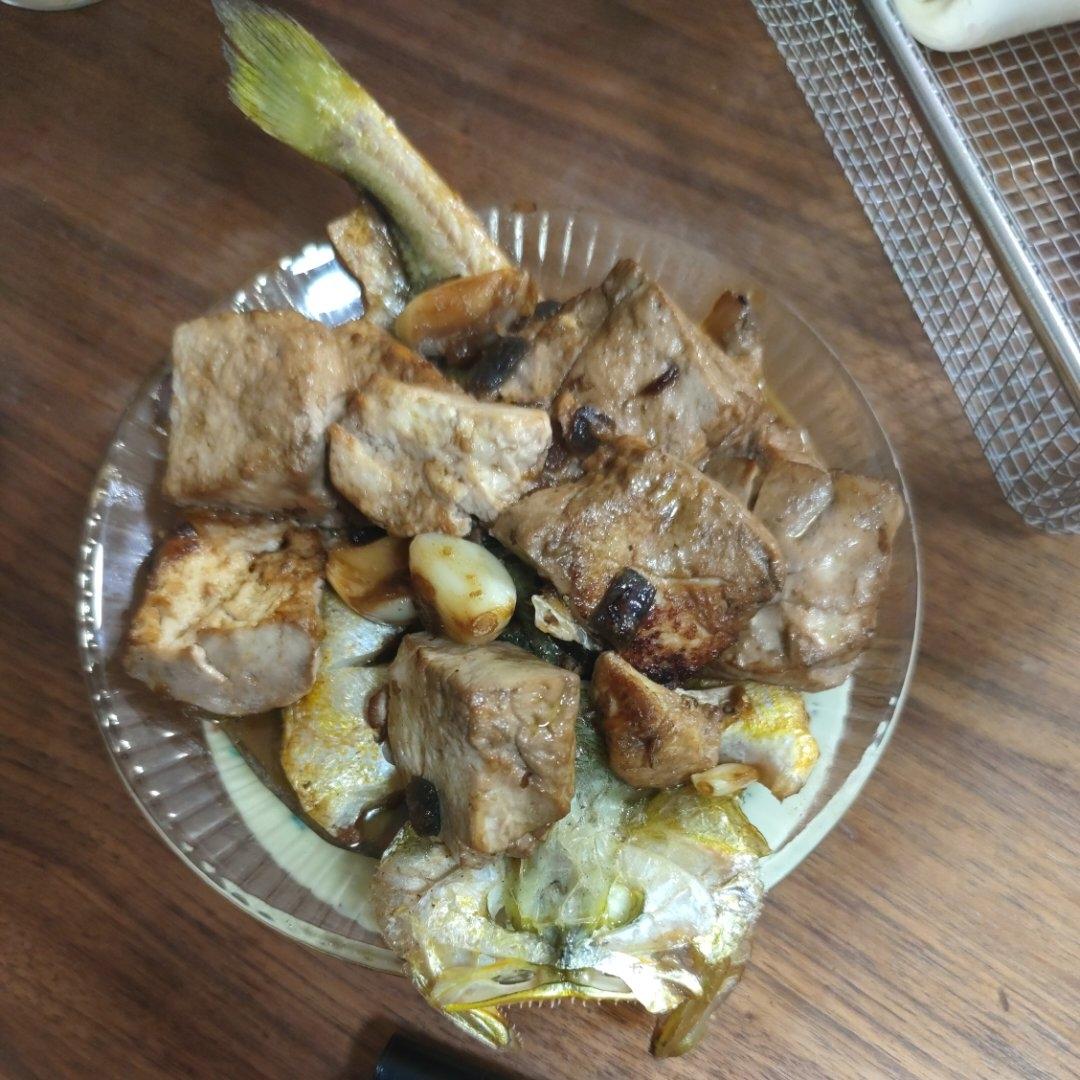 8分钟砂锅焖黄花鱼