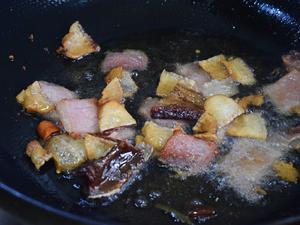 腊肉干煸花菜的做法 步骤7