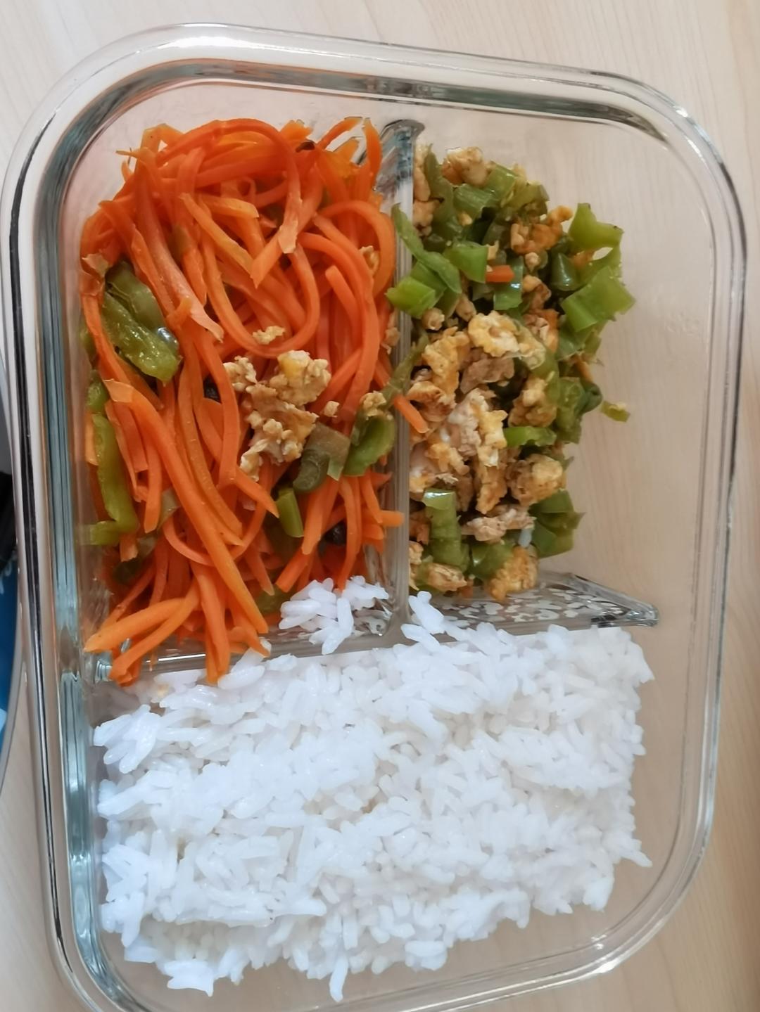 青椒炒胡萝卜（专治不爱吃胡萝卜的你）